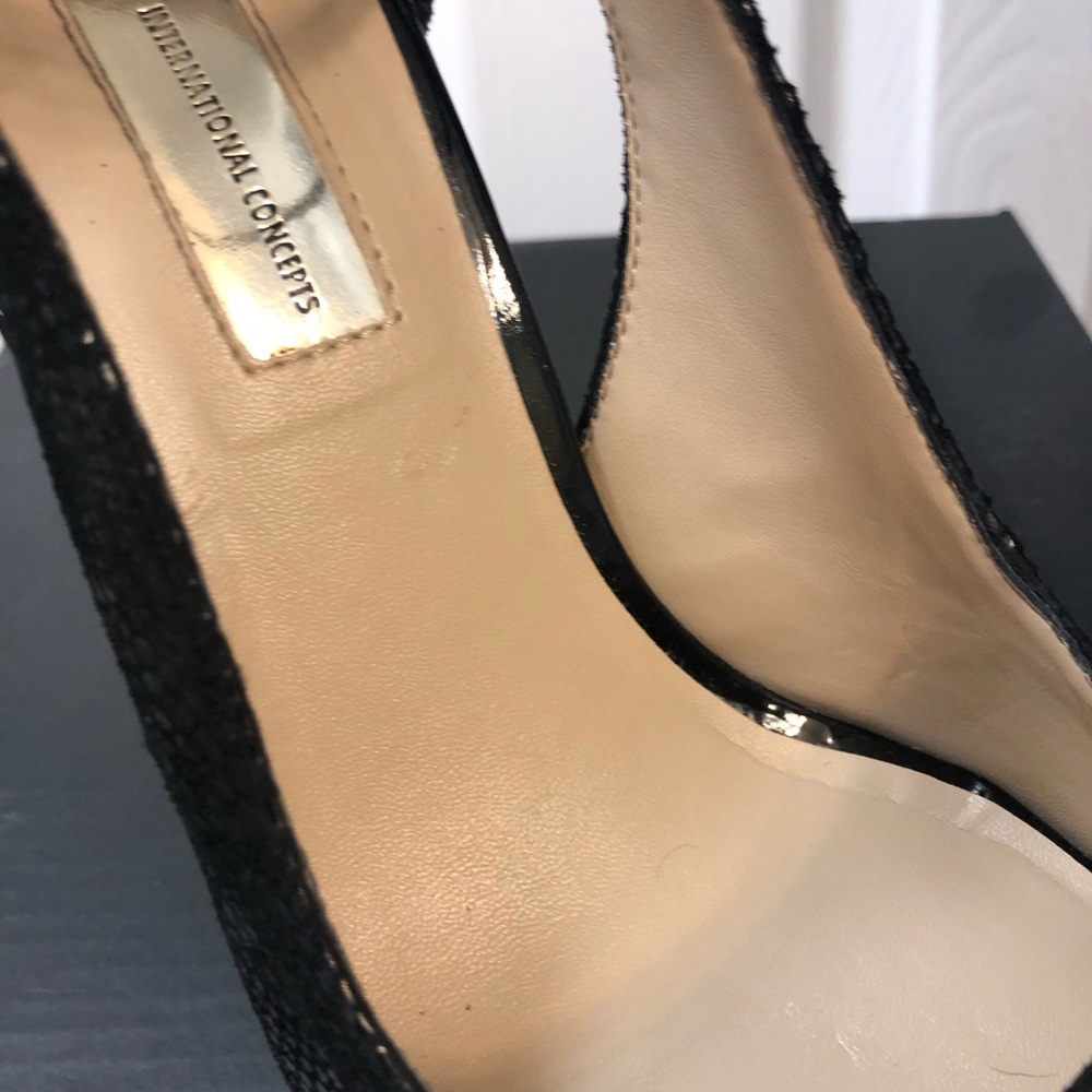 Shoes - Picture 5 of 8